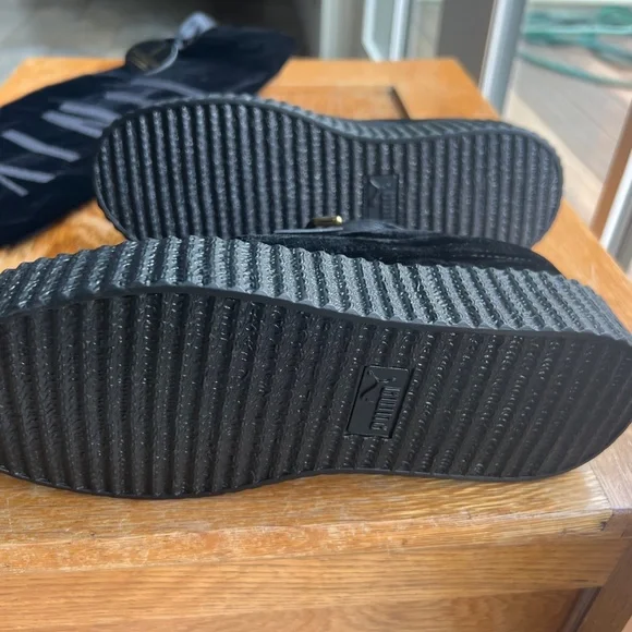 Puma X Fenty Rihanna Creeper Black on Black Velvet  (Never Worn) - Picture 11 of 14